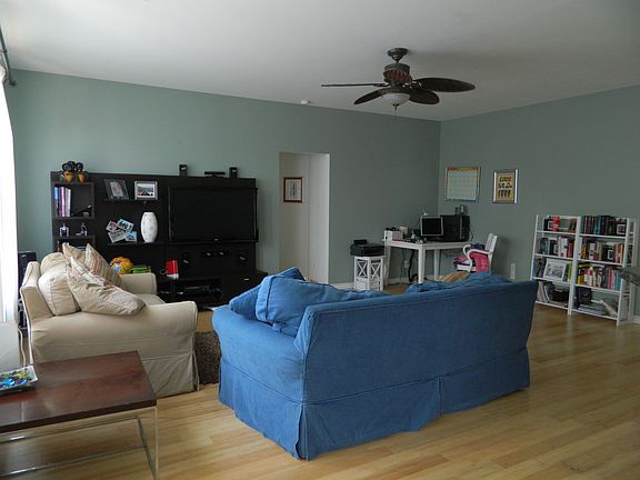 3rd image of 3901 Santa Olivia St