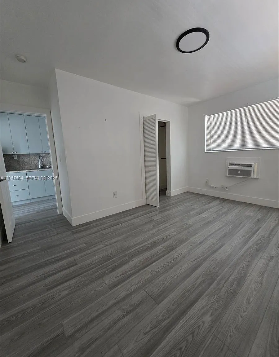 Country Club Estates Sec — Photo 4