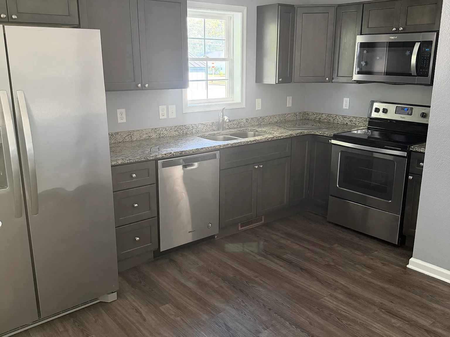 4 bed, 1440 sqft, $2,000 — Photo 4