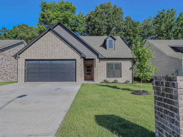 1002 Summit Ridge Dr, Paragould, AR 72450