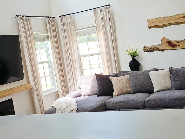 803 Broderick Cir — Photo 10
