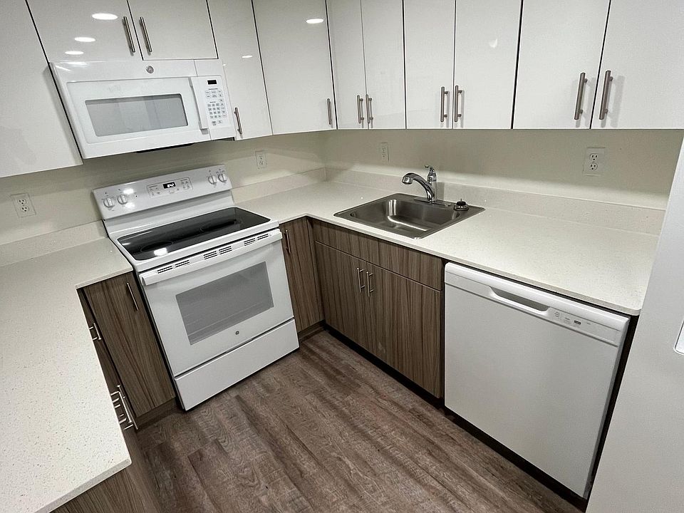 2nd image of 19255 NE 10th Ave #210