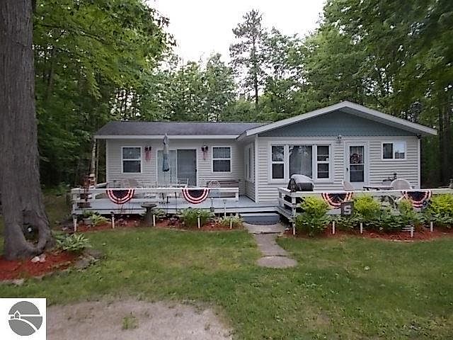 1st image of 731 N Lakeview Dr