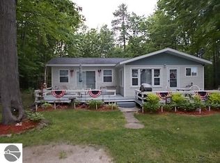 731 N Lakeview Dr, Hale, MI 48739