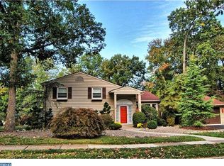 1210 Dundee Dr, Dresher, PA 19025
