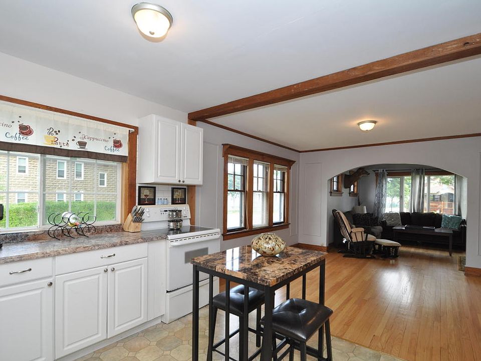 1st image of 1103 S 85th St