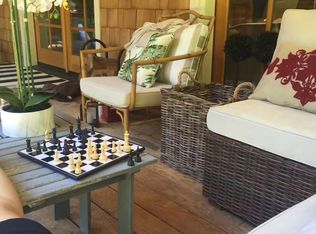 9555 NE Torvanger Rd, Bainbridge Island, WA 98110