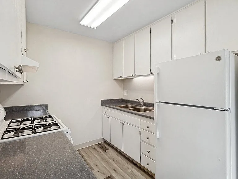 Canyon Rim Apartments — Photo 1