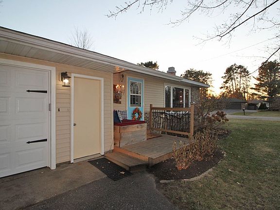 3rd image of 4203 Augustine Ave