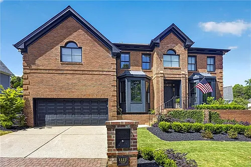 1122 Tennyson Pl NE Photo 1