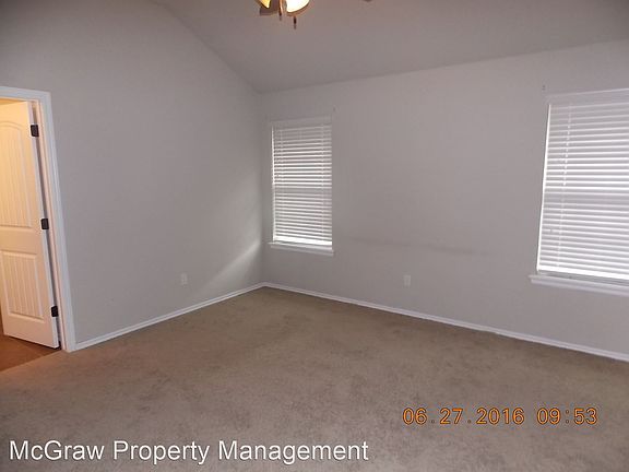 5th image of 909 Cimarron Creek Dr