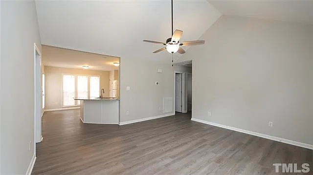 1056 Mailwood Dr — Photo 4