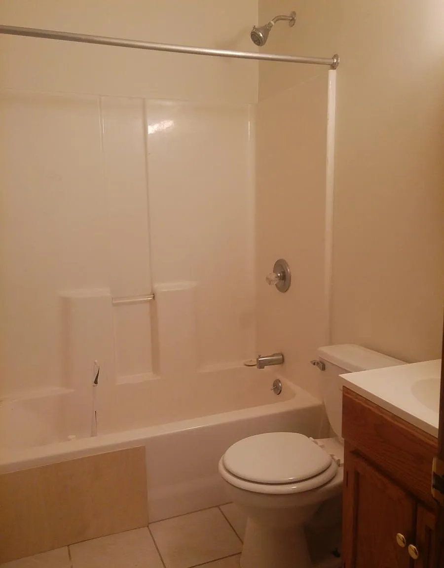 3 bed, 1000 sqft, $1,400 — Photo 4