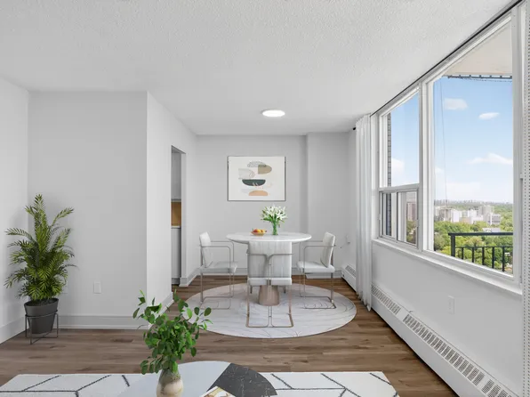 77 Davisville