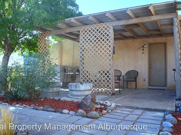 5th image of 766 Sagebrush Dr
