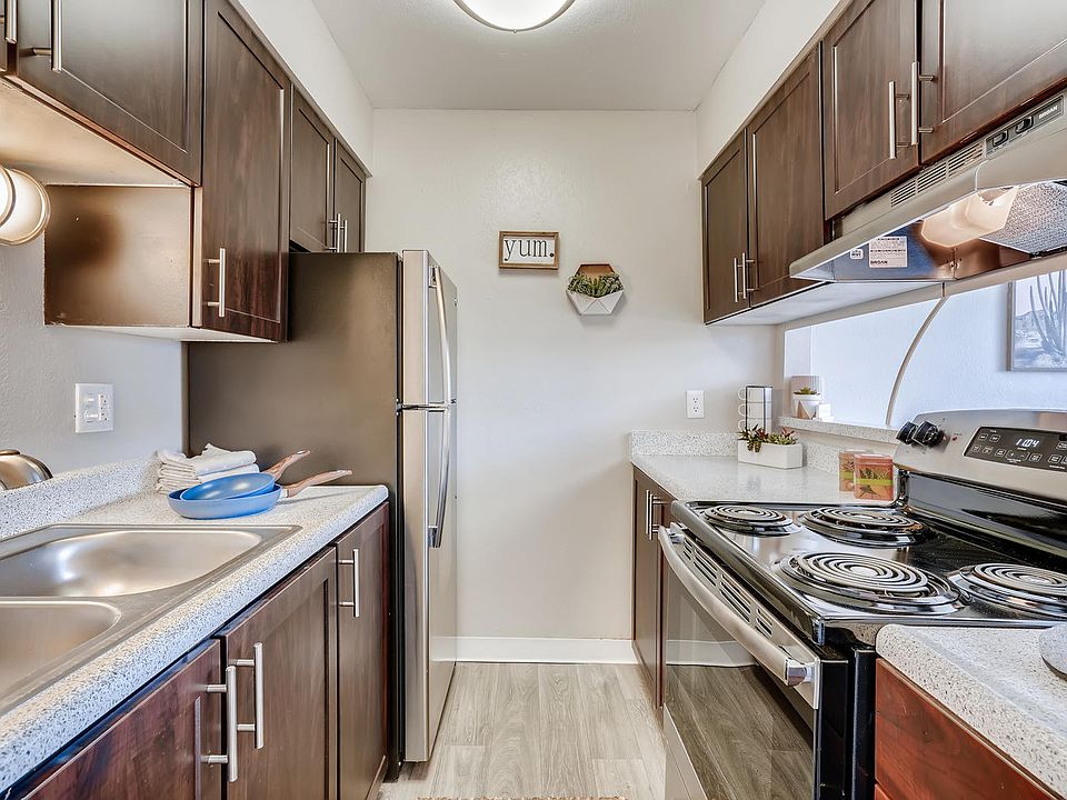 Mountain Vista ; Lakewood, CO Apartments ; Kitchen