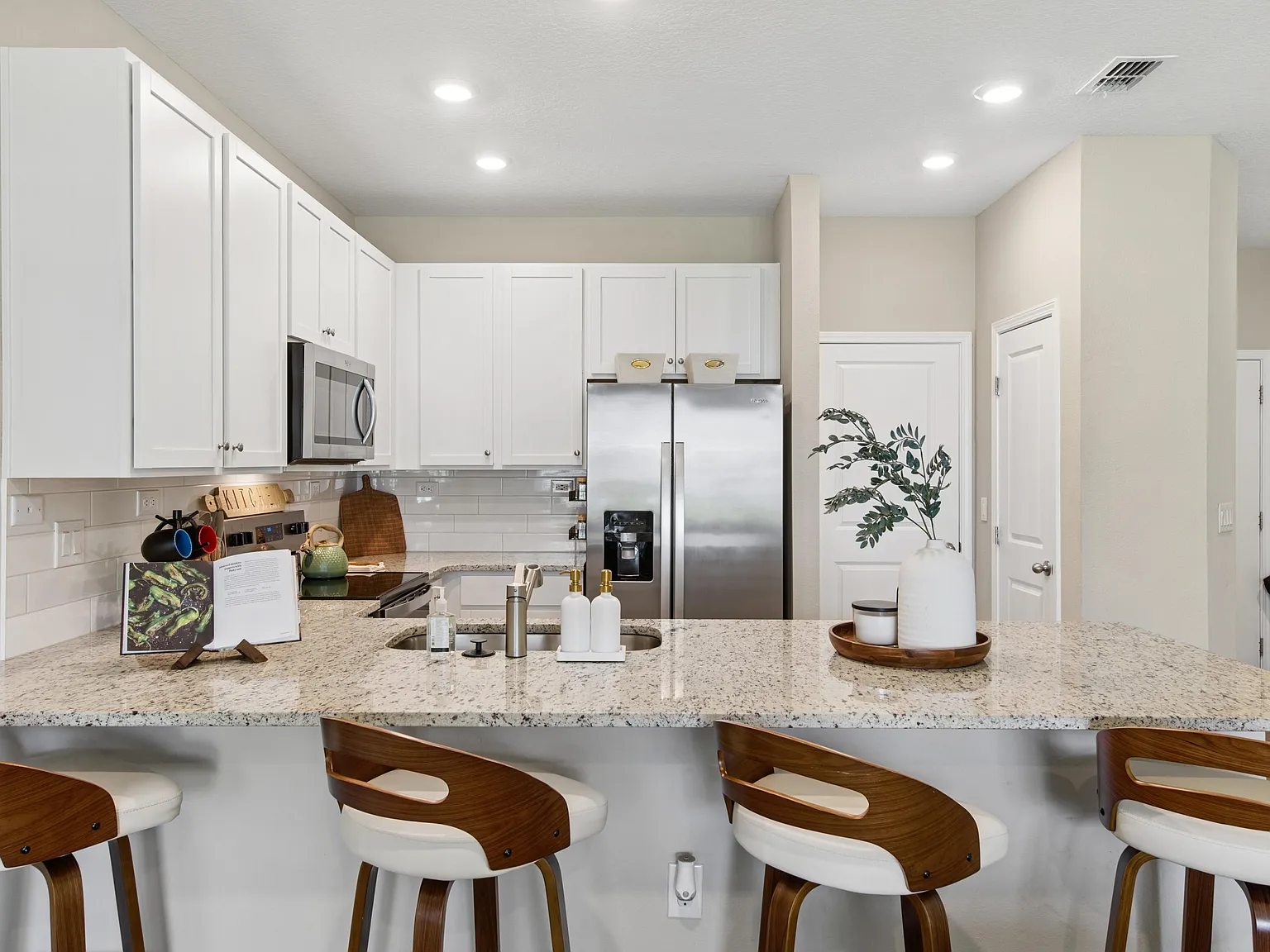 Casa Solara Townhomes — Photo 2