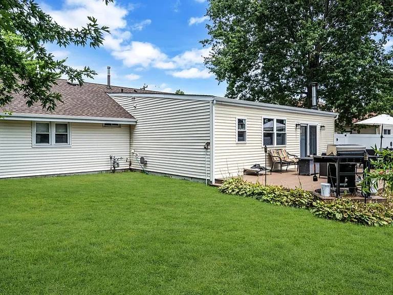 8 Pacific Ter — Photo 10