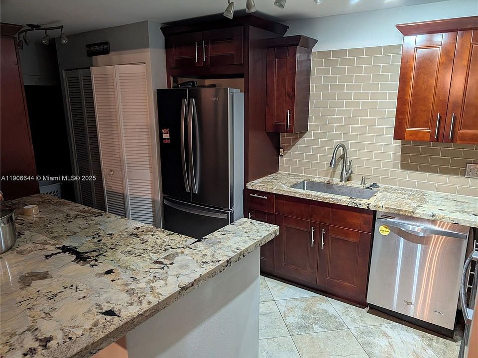 1st image of 600 NW 210th St APT 108-28