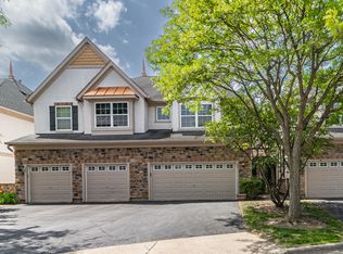 403 Shadow Creek Dr, Vernon Hills, IL 60061