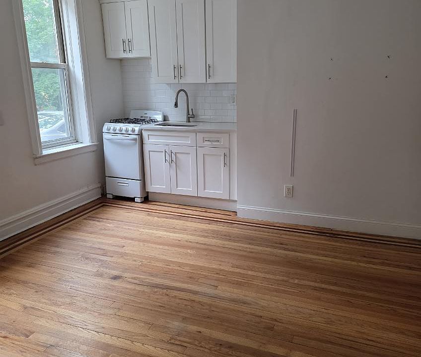 2nd image of 134 Sagamore Rd #A