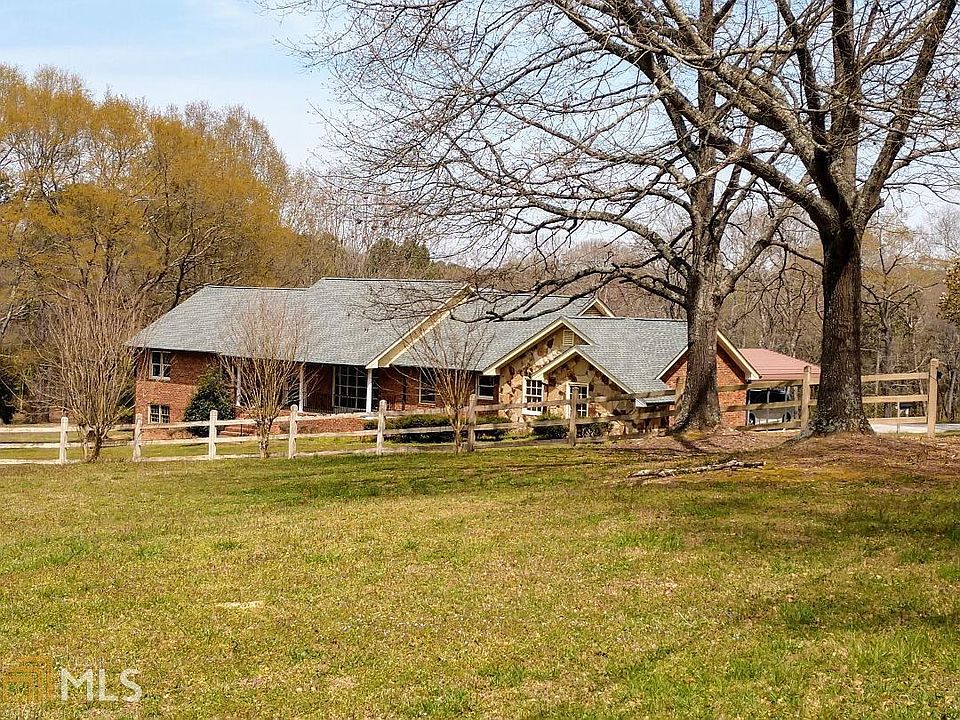 1st image of 3384 Skyland Dr