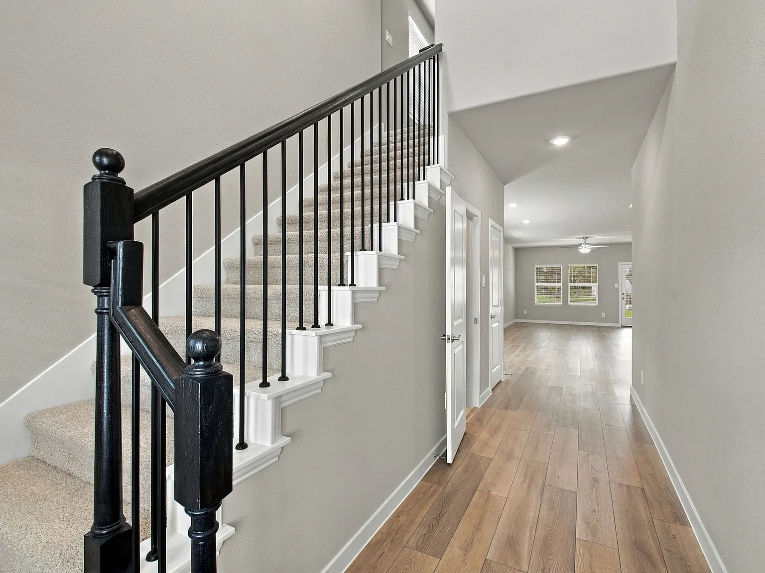 4 bed, 2.5 bath, 2337 sqft, $3,200 — Photo 2