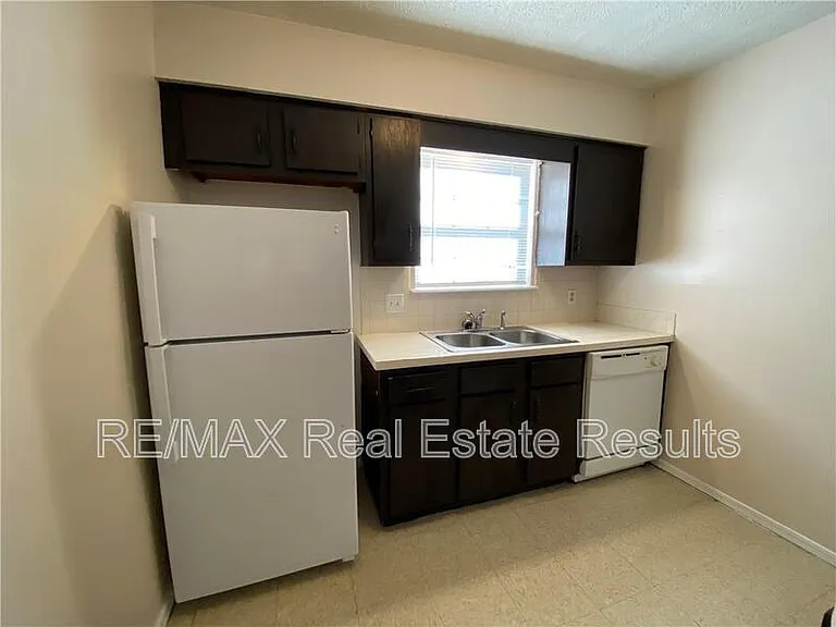 1810 W Twin Springs St #9 — Photo 5