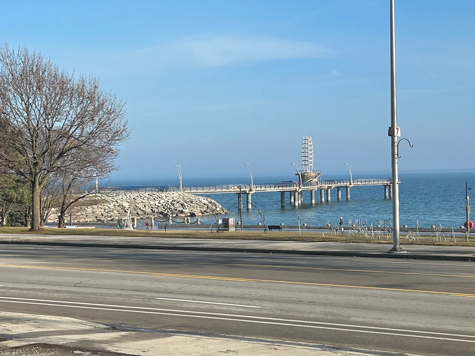 1421 Lakeshore Rd — Photo 2