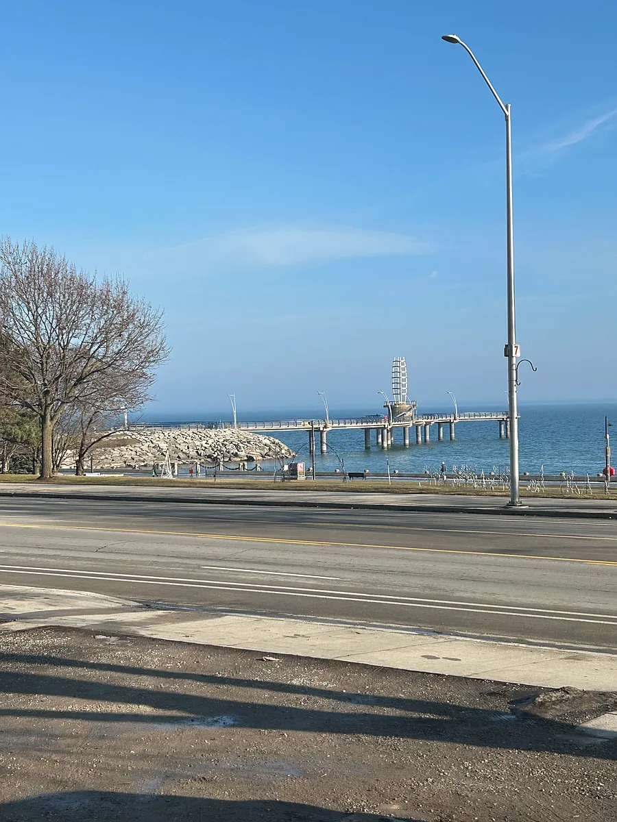 Building Photo - 1421 Lakeshore Rd