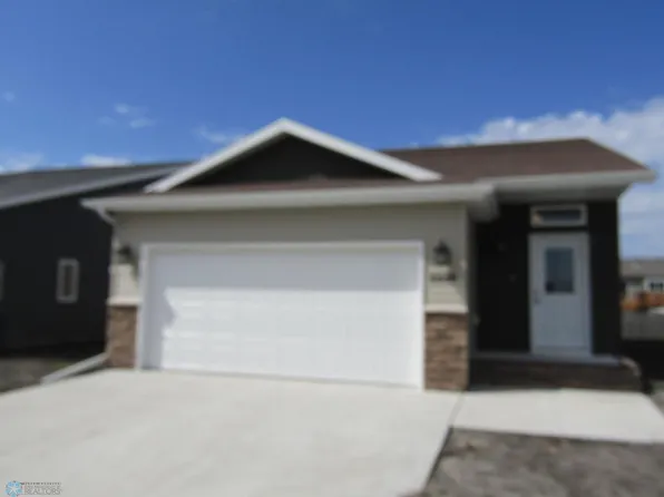 4449 19th St S, Moorhead, MN 56560