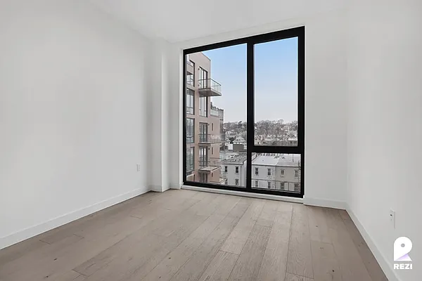 Rented by REZI | media 20