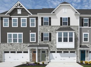 9175 Waterfall Dr, Olmsted Falls, OH 44138