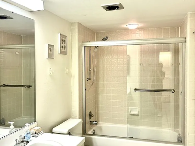 1095 Gulf Of Mexico Dr #104 — Photo 23