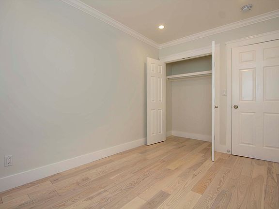 5th image of 945 Pacific Ave #A
