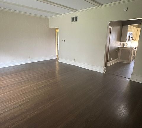 5th image of 1450 East Ave APT 2