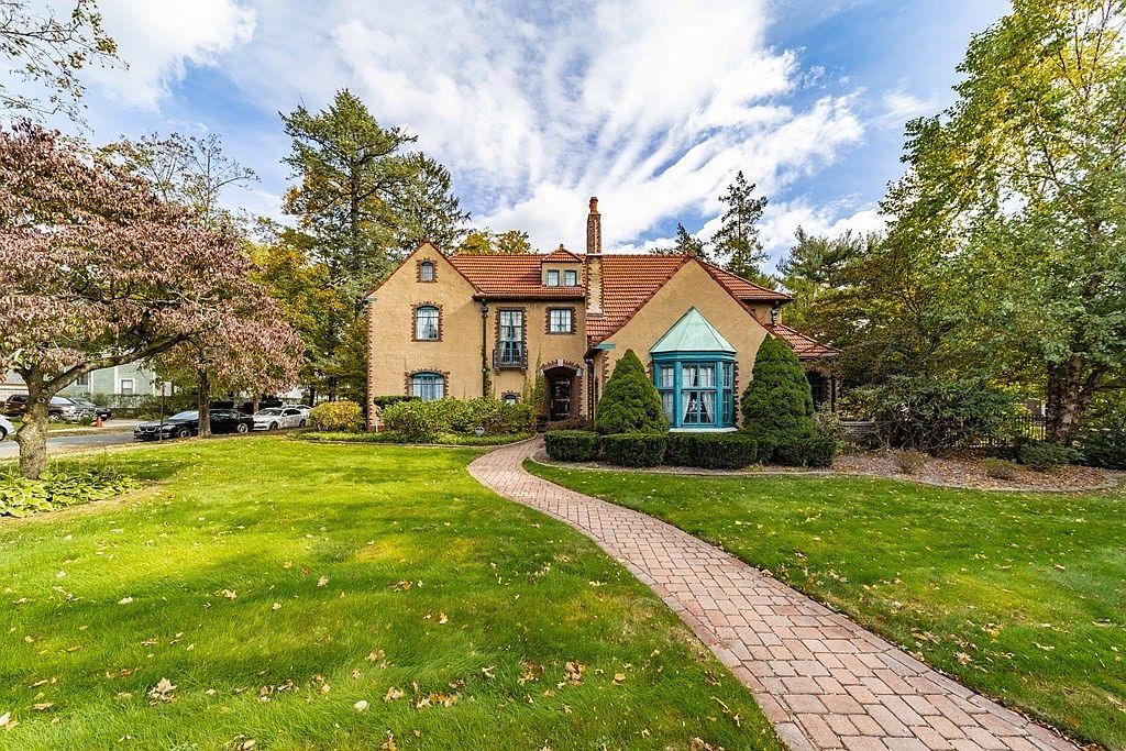 283 Longhill St, Springfield, MA 01108 Zillow