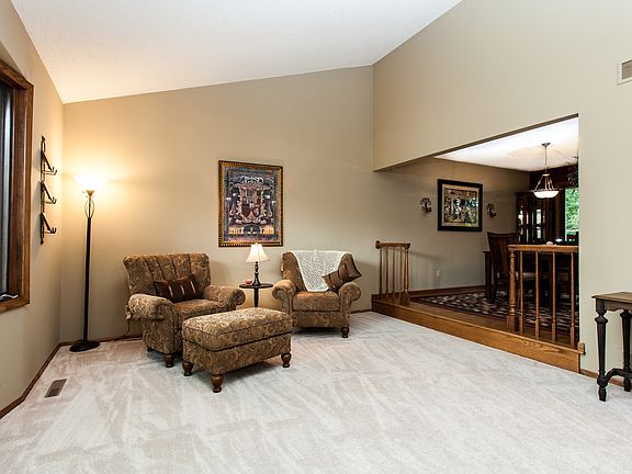 New carpet throughout