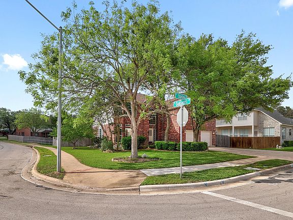 2nd image of 2601 Starling Dr
