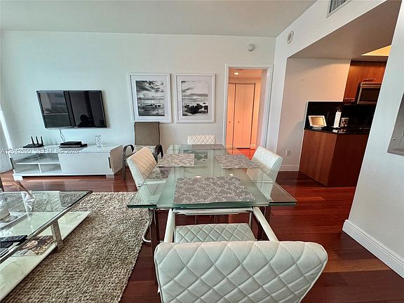 4th image of 1331 Brickell Bay Dr APT 406