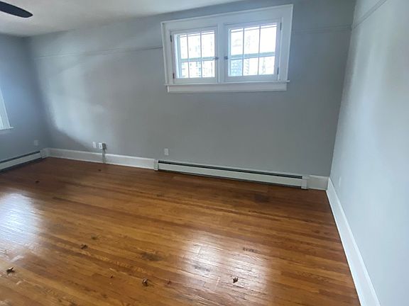 4th image of 216 King St S #1