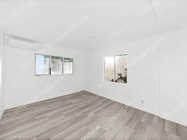 Madison Apt — Photo 14