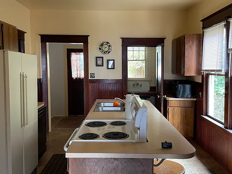3746 Grand Ave — Photo 5