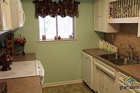5th image of 200 Robinwood Dr