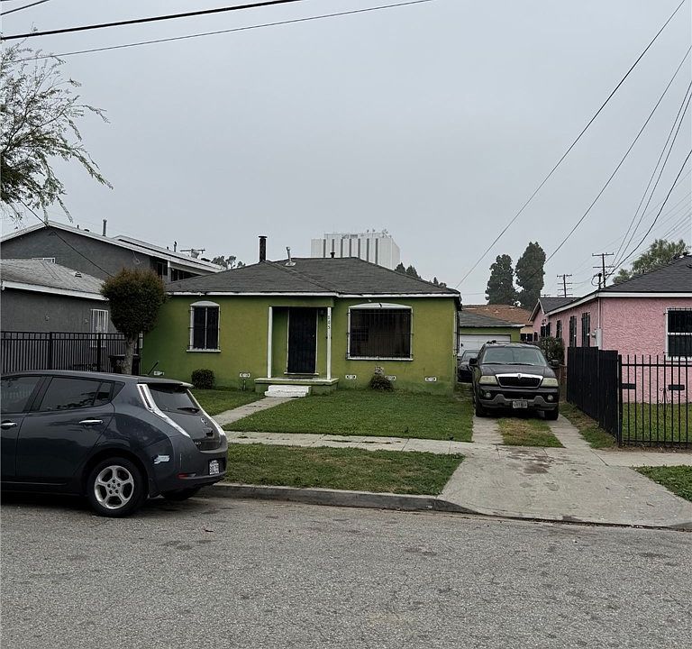 1st image of 105 W Cypress St