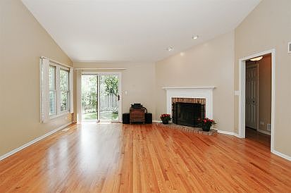 3rd image of 483 Park Barrington Dr