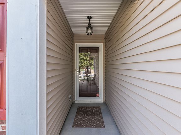 4th image of 1067 Lincoln Park West Dr