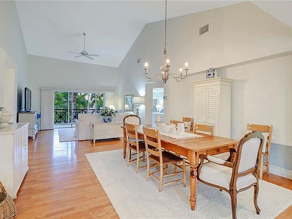 5th image of 6835 San Marino Dr APT 810
