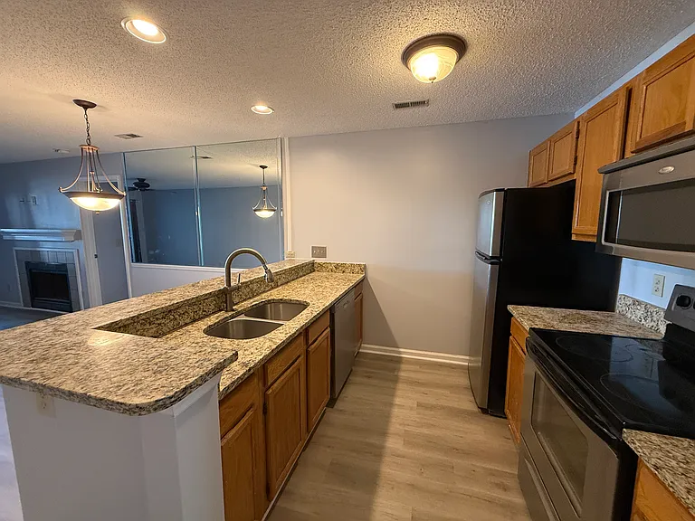 726 Southwest Dr — Photo 13