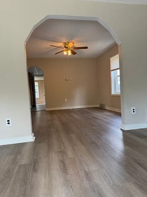 2 bed, 1000 sqft, $1,200 — Photo 4
